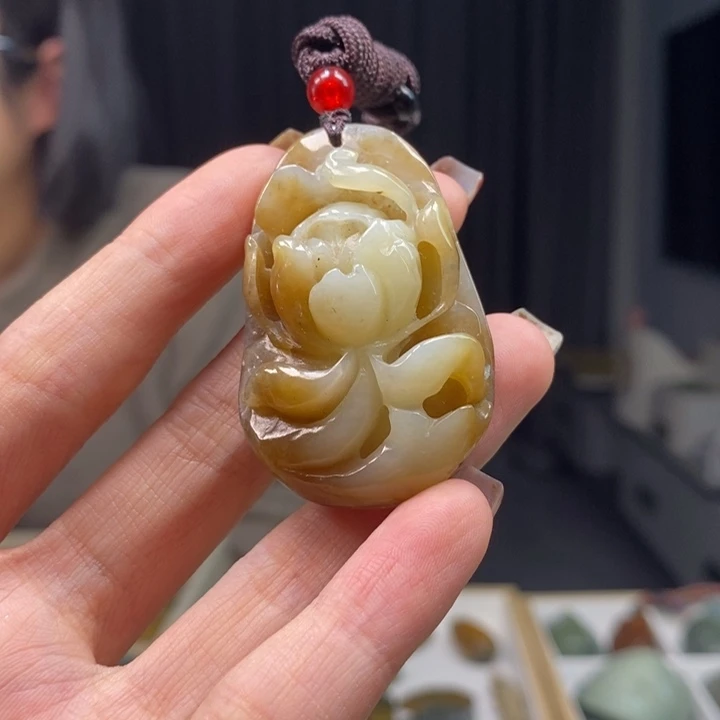 岫岩河磨玉（透闪石质玉）颈饰未镶嵌