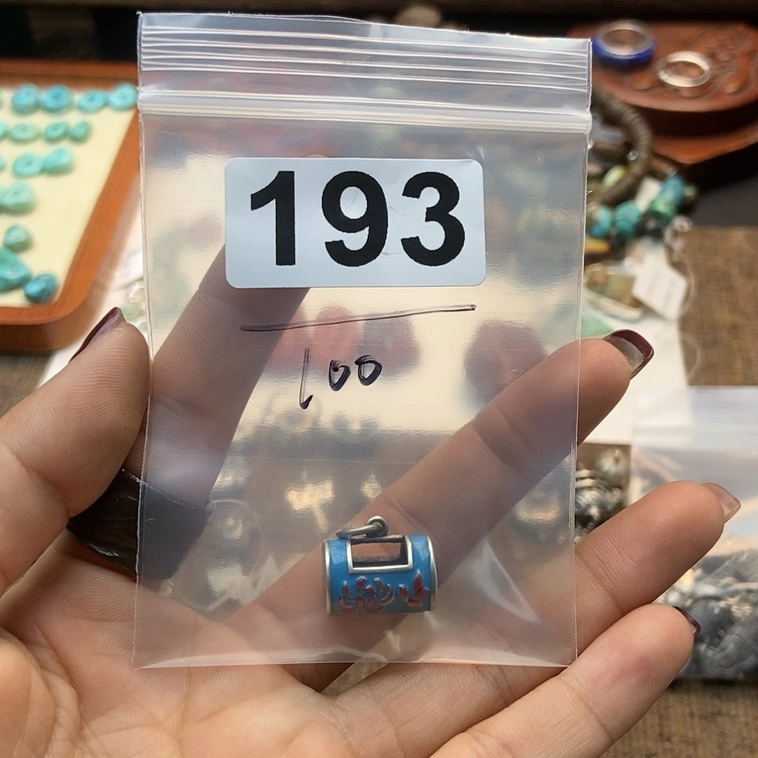 【闪购商品】翡翠挂件未镶嵌莫*冯配件