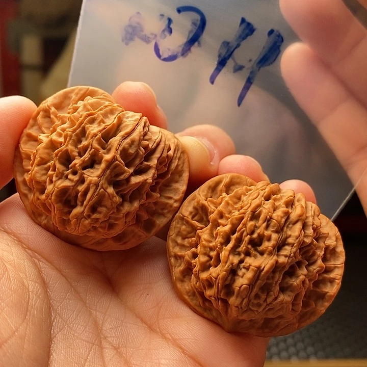 文玩核桃吊坠011号