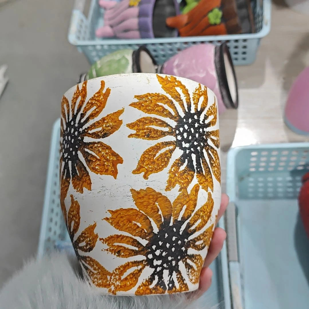 红陶吸水透气的白陶花盆