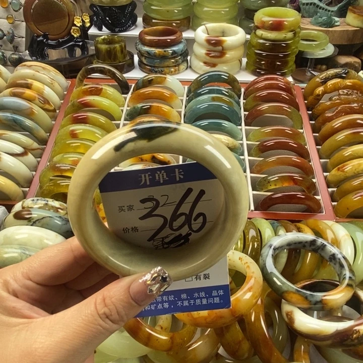 蛇纹石玉未镶嵌手镯60
