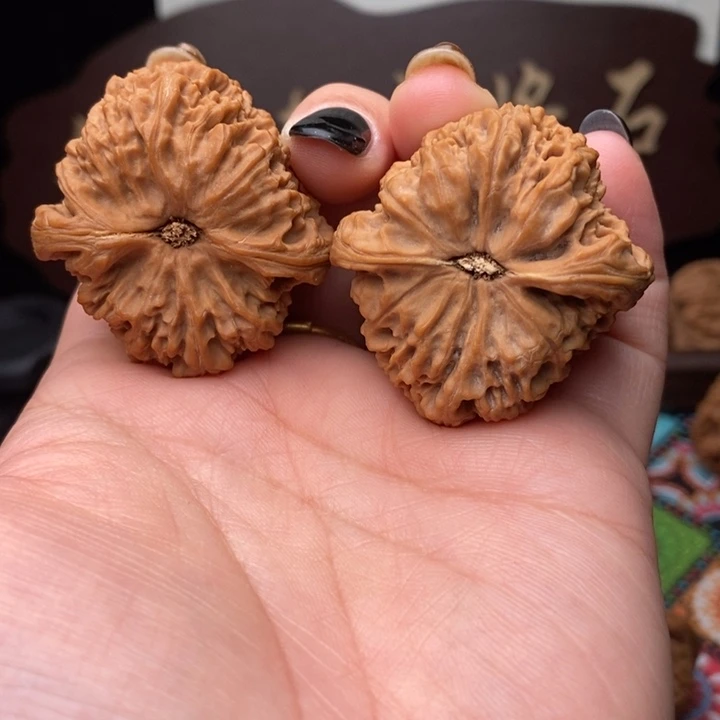 余***辞吊坠文玩核桃南疆石