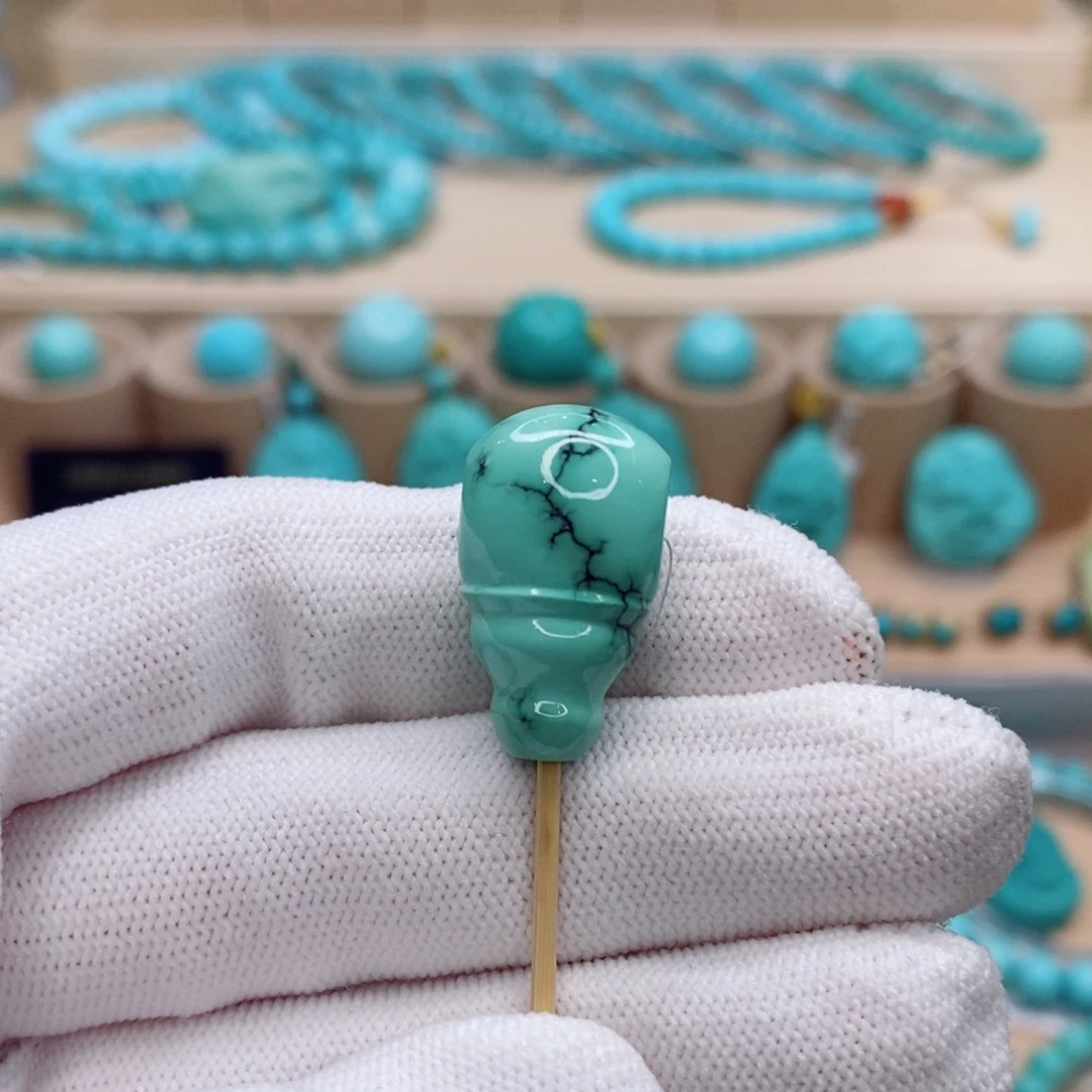 绿松石未镶嵌珠宝奇石