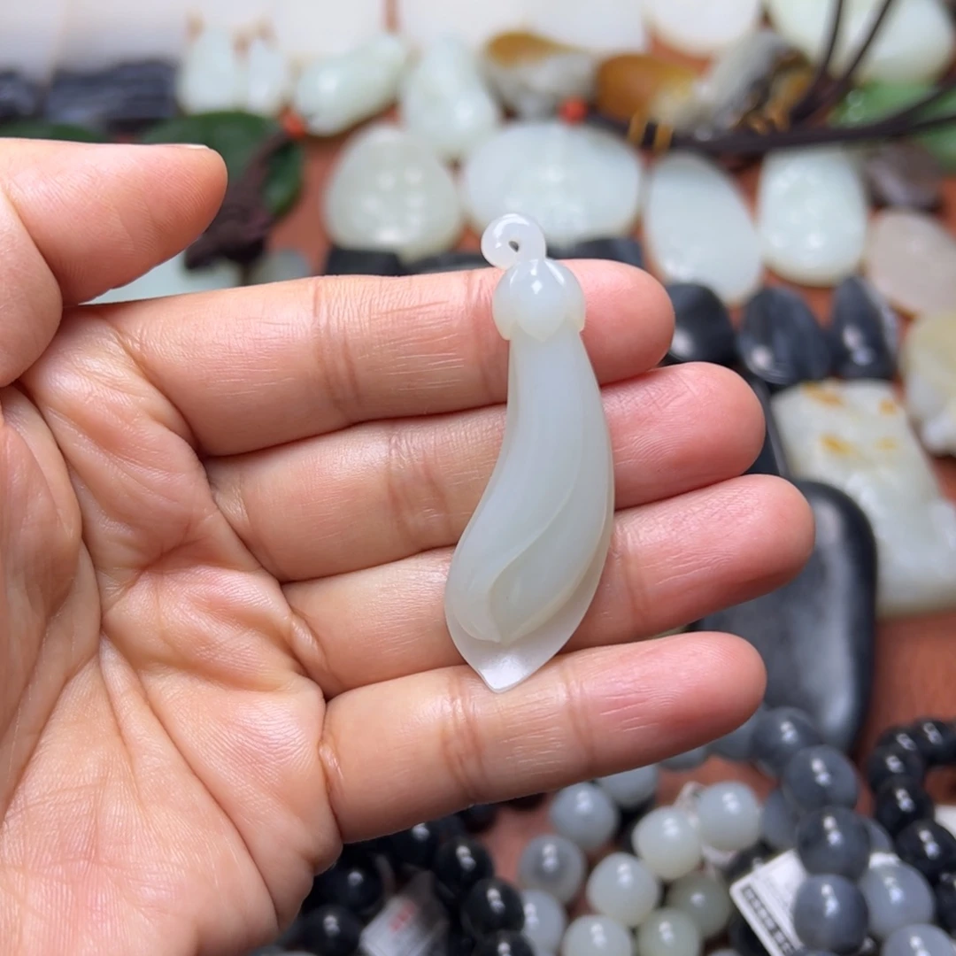 和田玉未镶嵌挂件