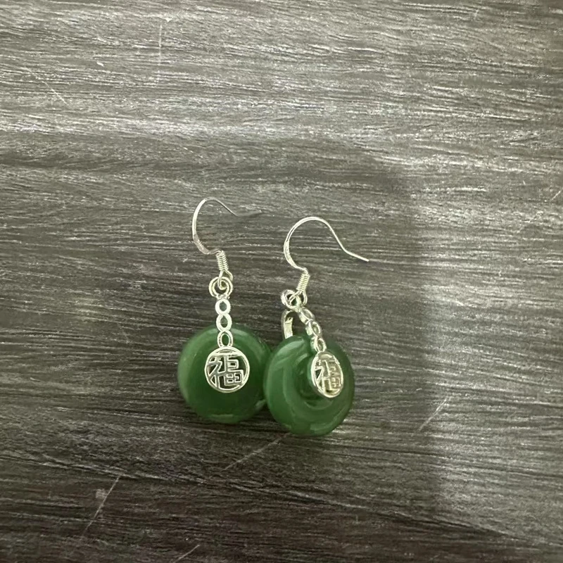 时尚百搭和田玉耳饰E260