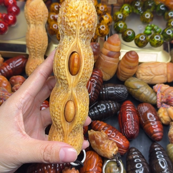 松木琥珀木文玩把件