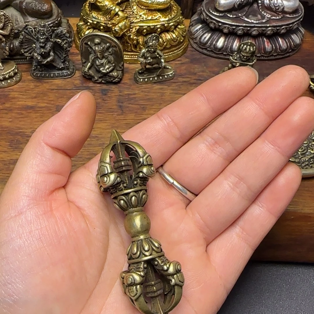 W***K泥塑。藏传牌？藏传牌子