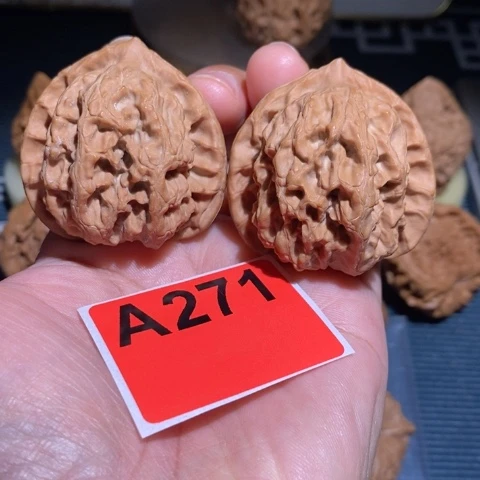 吊坠文玩核桃43梨木台