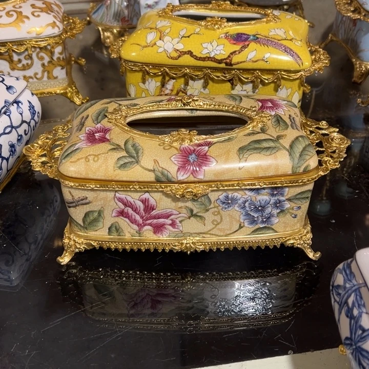 陶瓷铜配瓷纸巾盒家居装饰实用美观