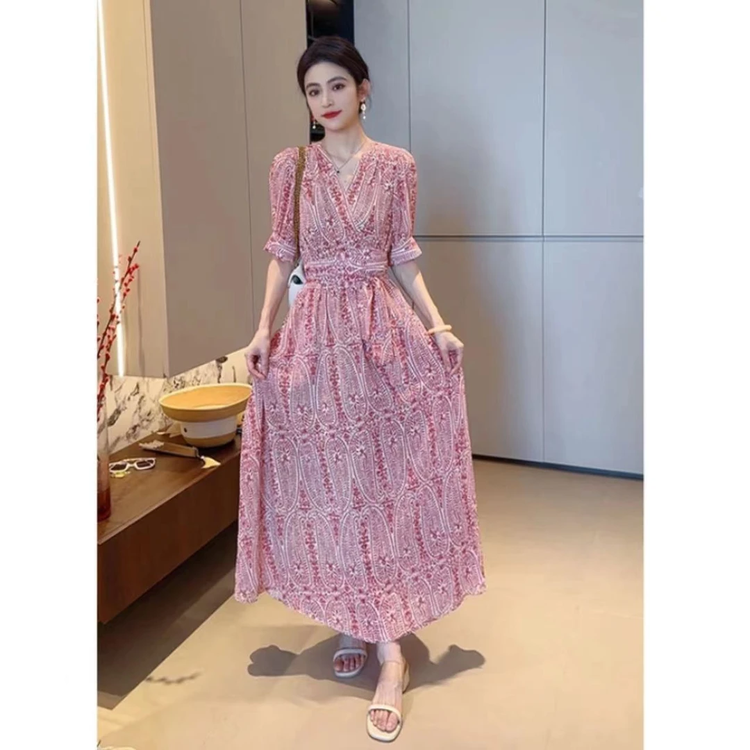 青花瓷V领高级感红色碎花连衣裙2025春夏季新款设计感收腰长裙