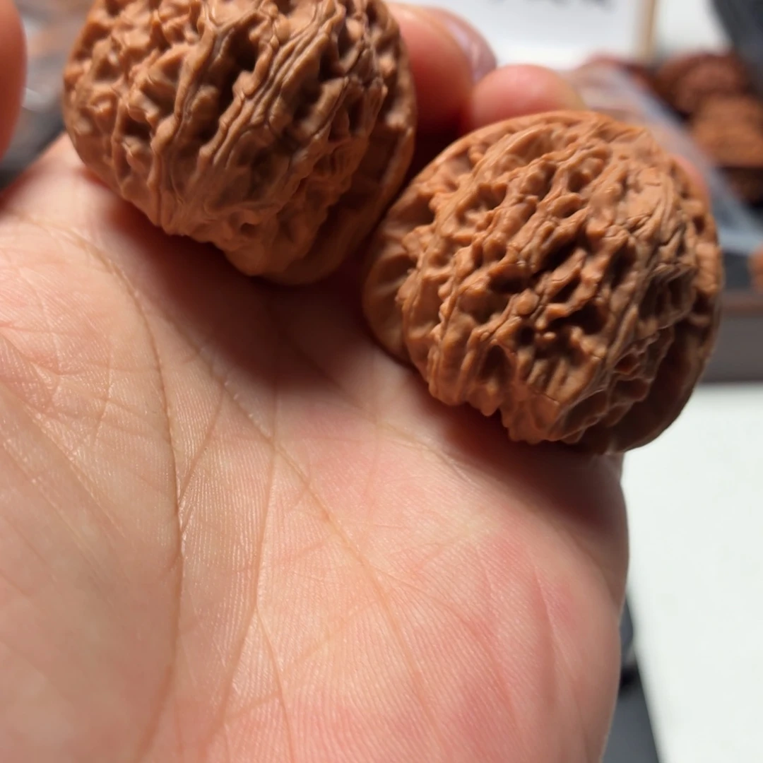 文玩核桃把件三角白