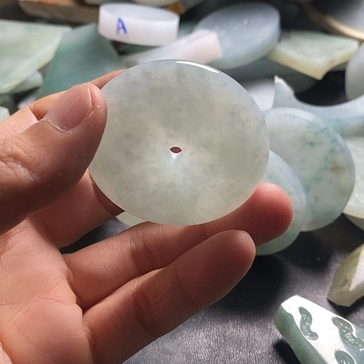 翡翠未镶嵌手链翡翠首饰是真的