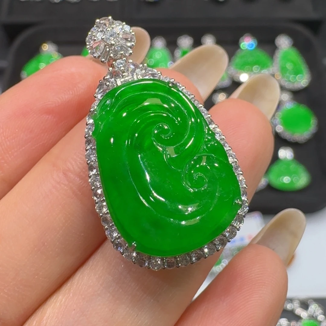 翡翠18K金镶嵌颈饰收到货48小时鉴赏期