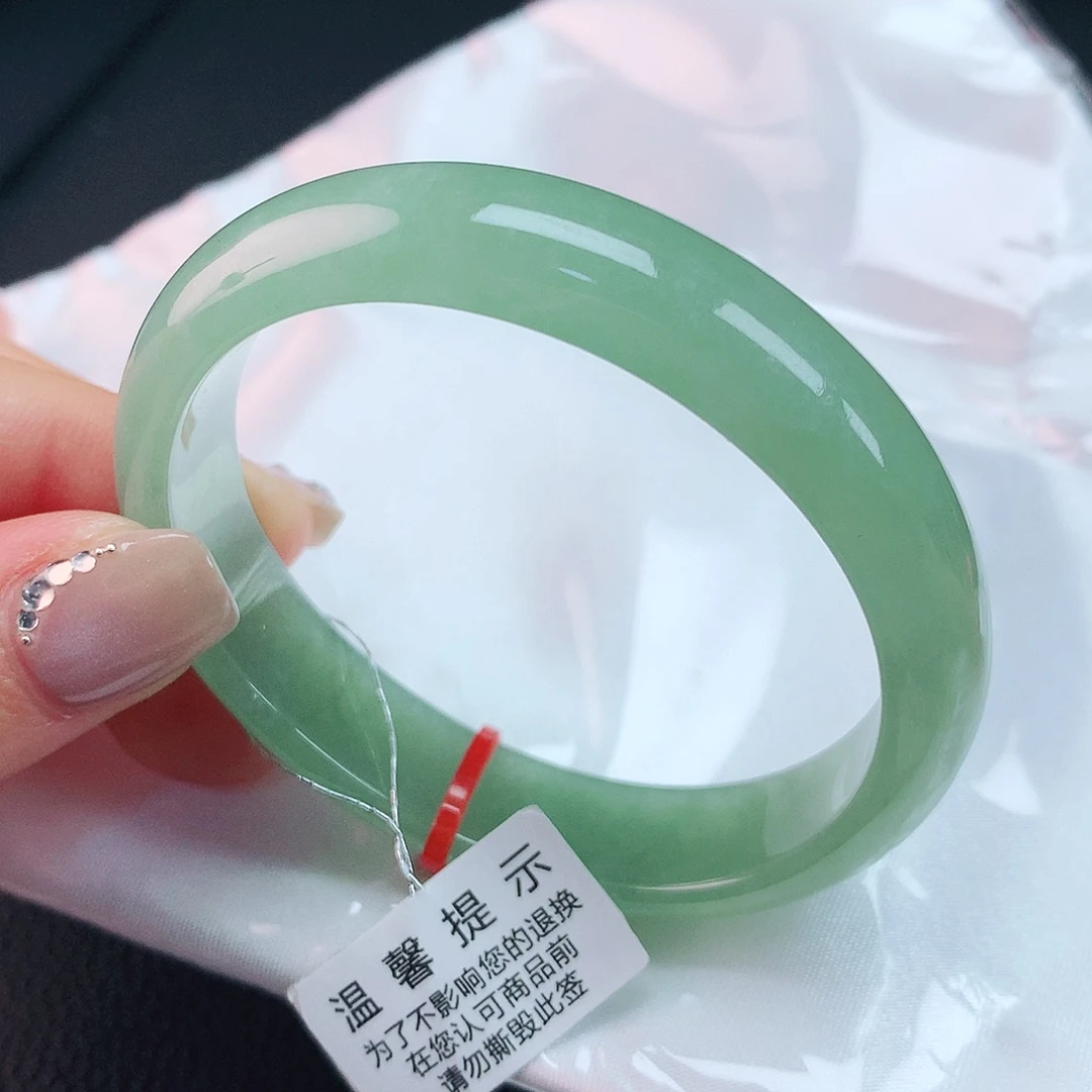 翡翠手镯未镶嵌54贵