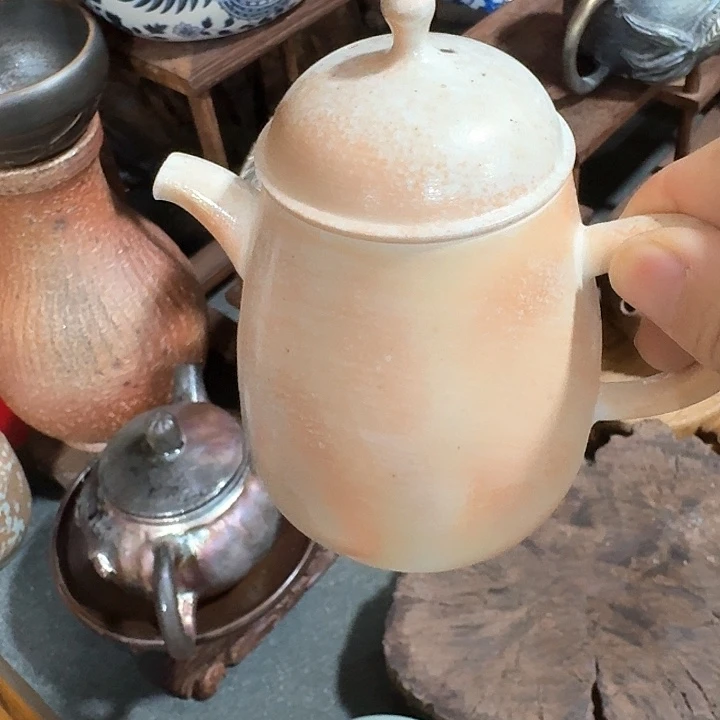 一***土主人杯一个，个瓷瓶和