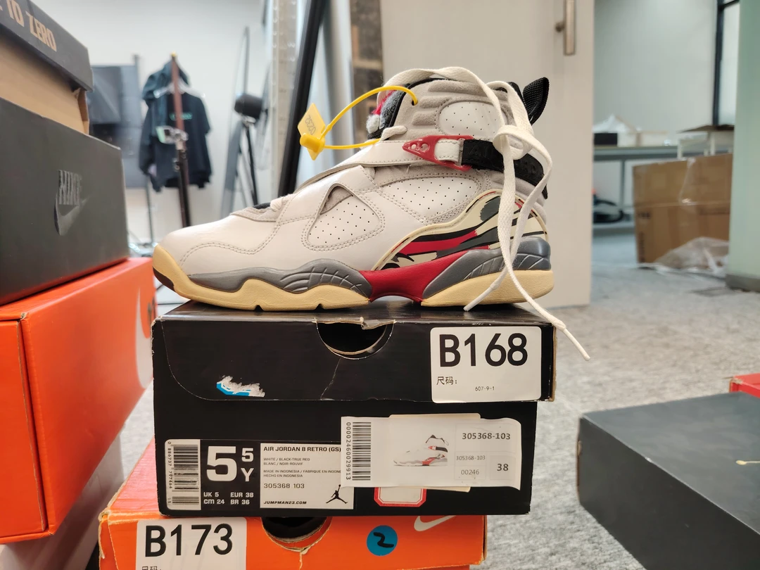 nike aj8 白灰运动鞋  全新原盒 38码 12.3 bai B168