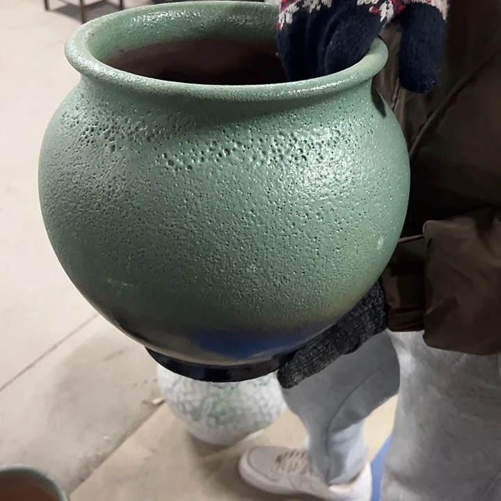 高度23厘米口20厘米