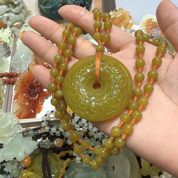 蛇纹石玉未镶嵌吊坠