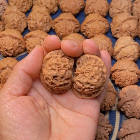 【闪购商品】吊坠文玩核桃?****醒宫灯42