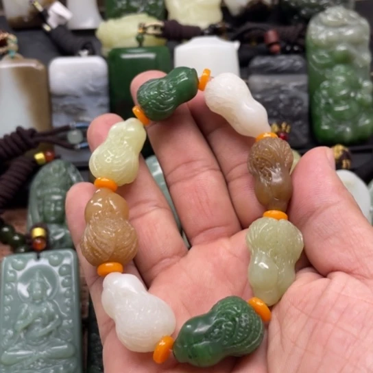 和田玉颈饰未镶嵌