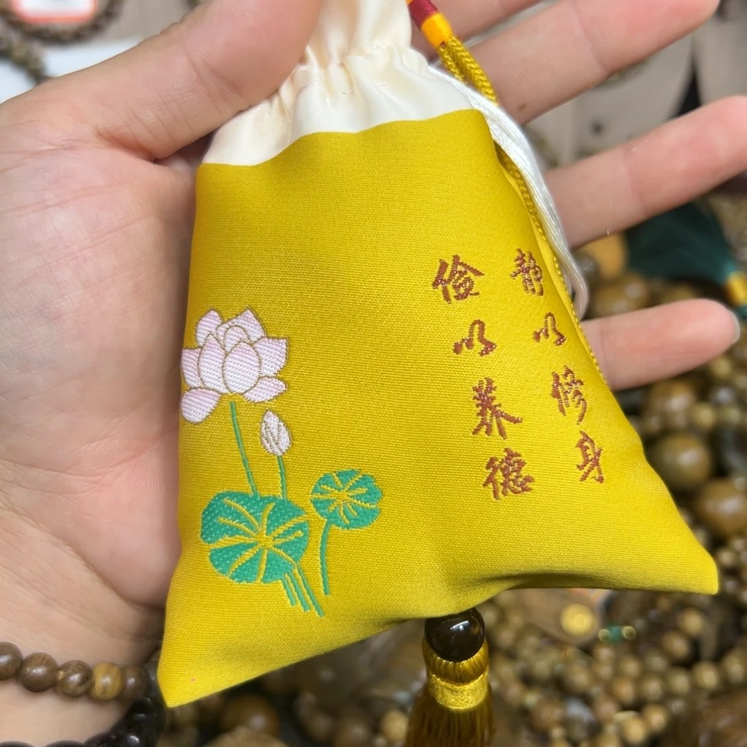 维腊木（绿檀）无事牌