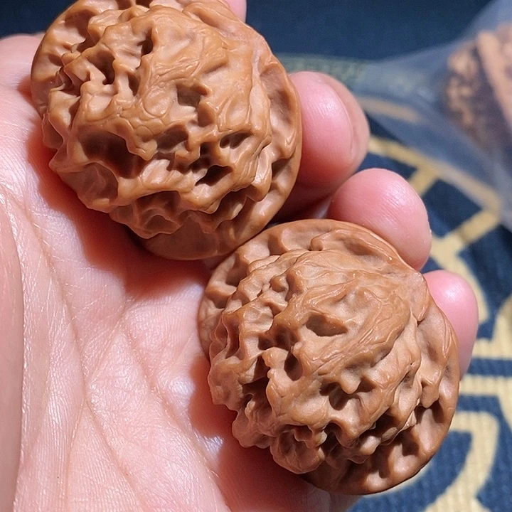 【闪购商品】文玩核桃吊坠峯龙鳞