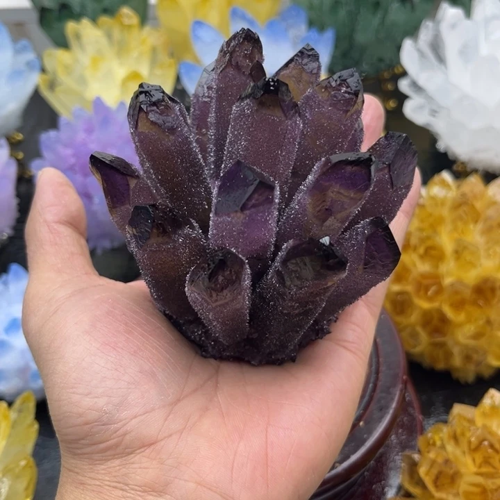 琉璃手工艺品?**?晶簇