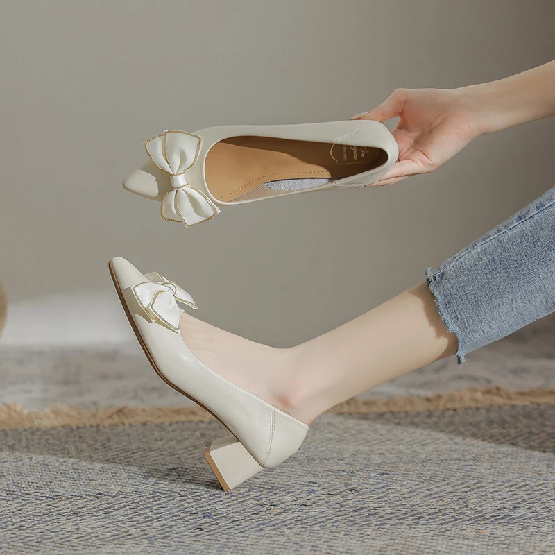 真皮单鞋女2025年新款时尚百搭蝴蝶结粗跟尖头设计显气质浅口单鞋