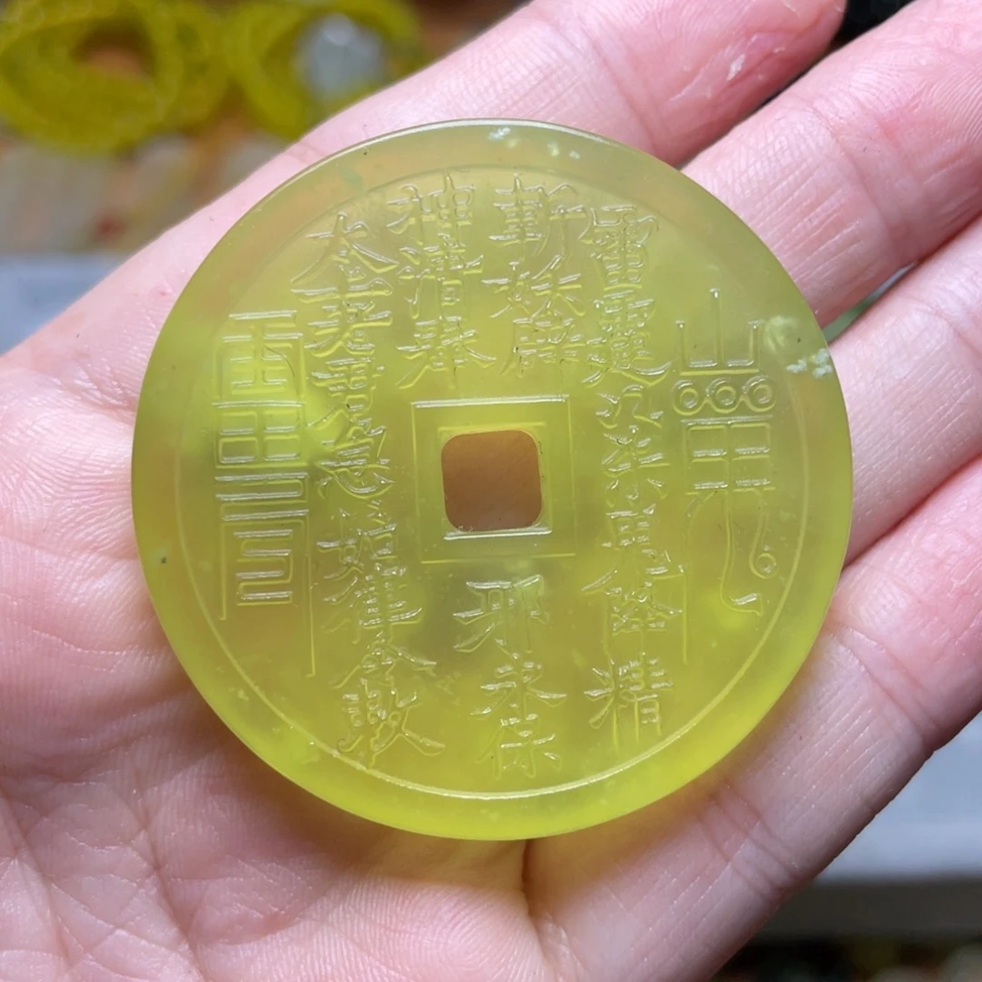 盘***士蛇纹石玉未镶嵌吊坠