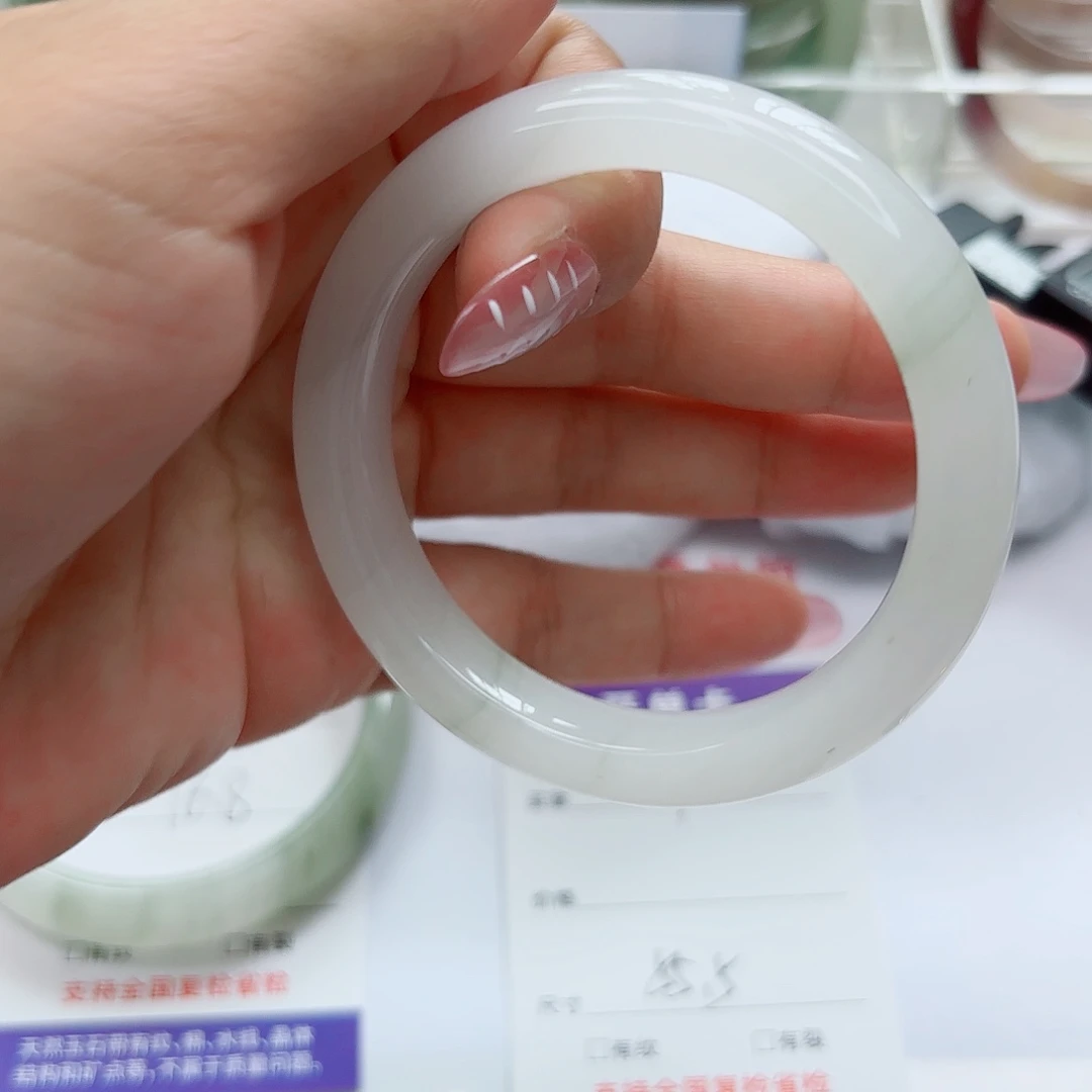 未镶嵌手镯石英质玉19/5655
