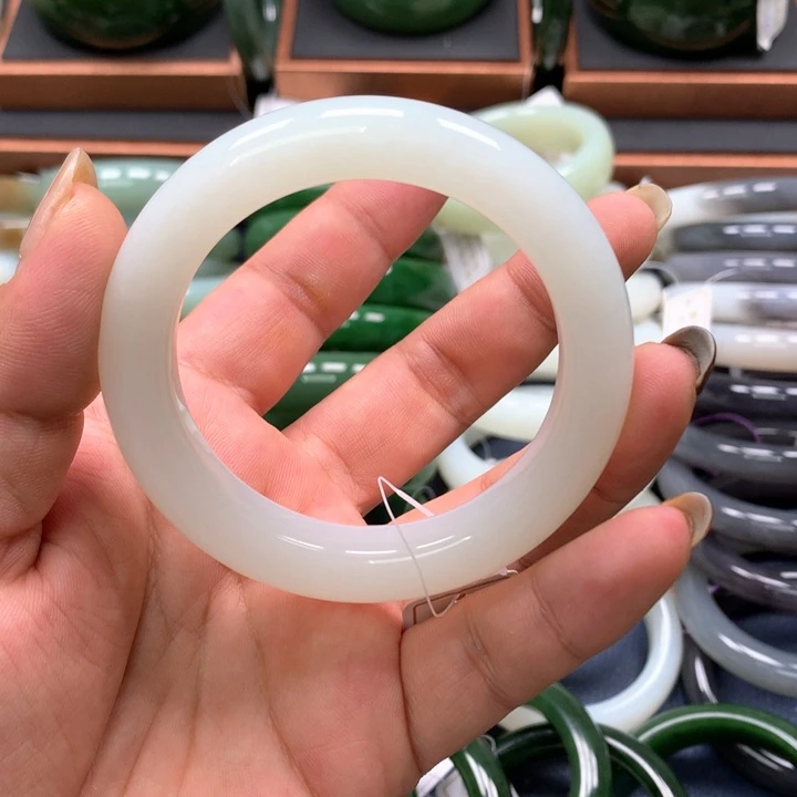 【闪购商品】未镶嵌手镯和田玉