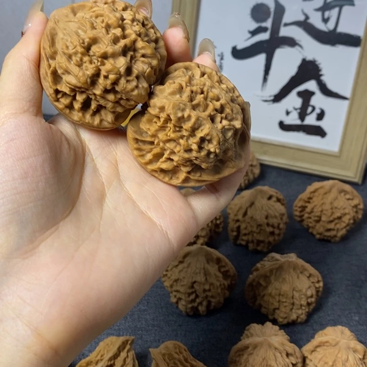 瞻***博文玩核桃吊坠官帽
