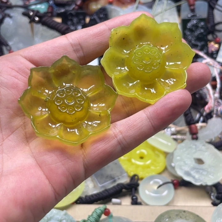 哆***曼蛇纹石玉合金颈饰