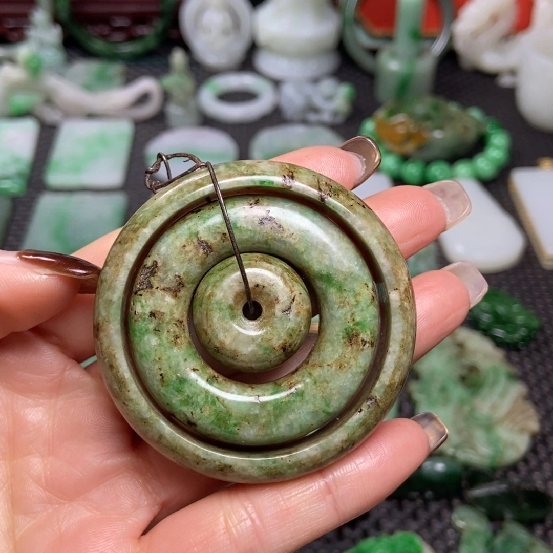 翡翠未镶嵌挂件清