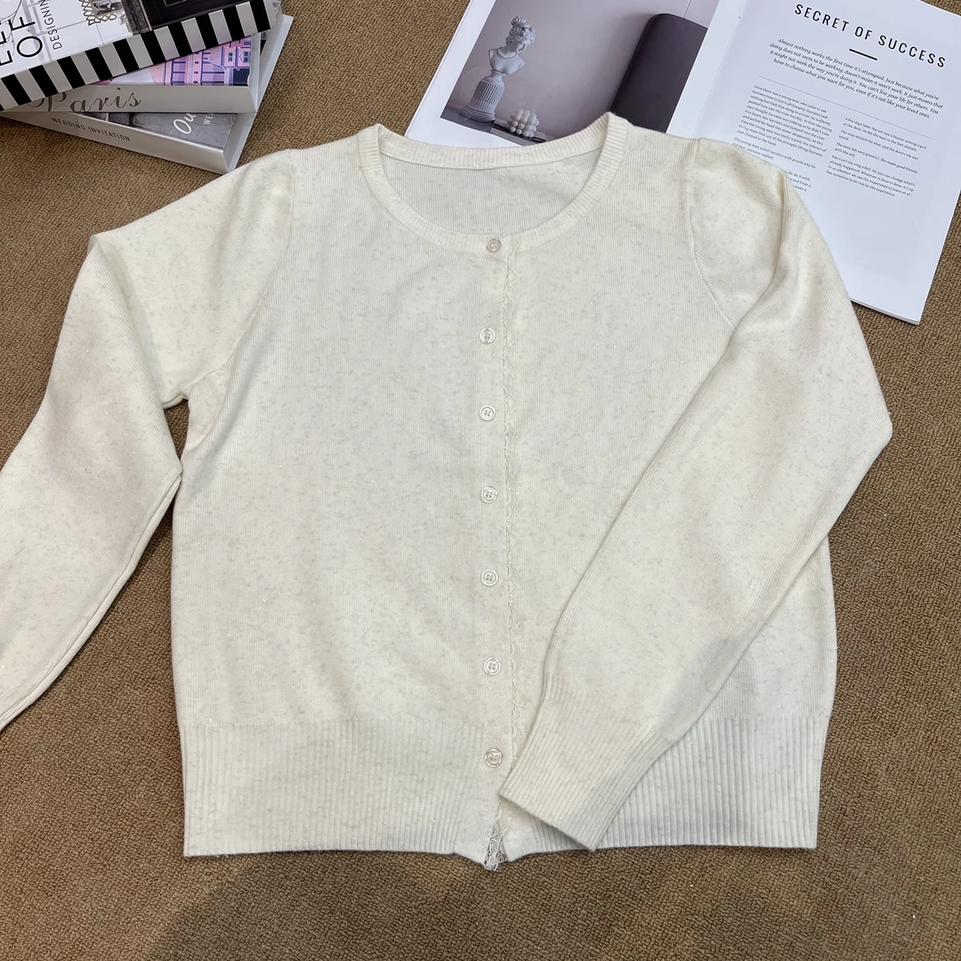 李园家1号店-1113-圆领花边拼接蕾丝亮星针织衫