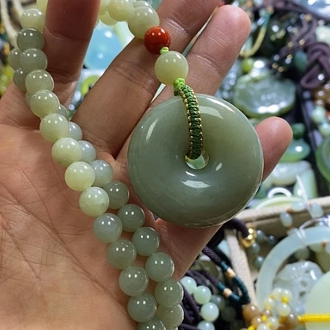 和田玉颈饰未镶嵌挂件