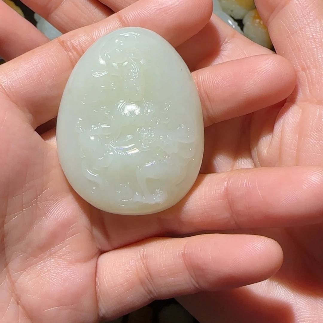 和田玉未镶嵌颈饰金*呀