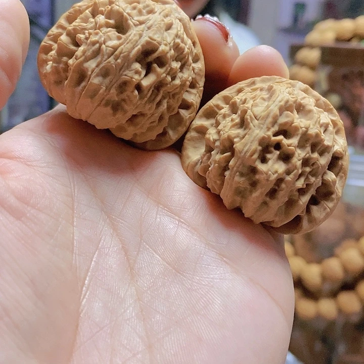 【闪购商品】文玩核桃把件40.5白狮子