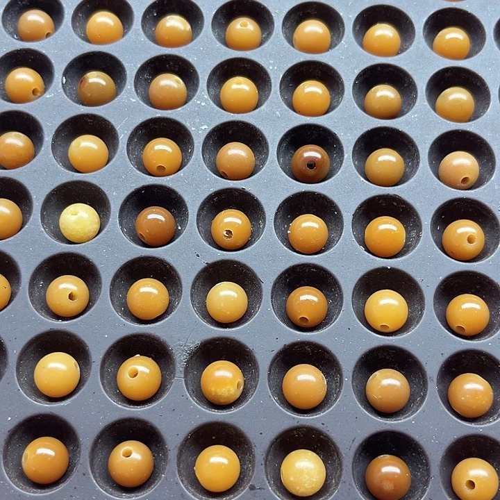 白玉菩提吊坠微瑕8风化圆100卡灯牌宠100