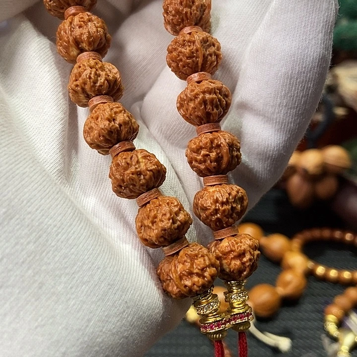 吊坠橄榄核?****?哈哈哈