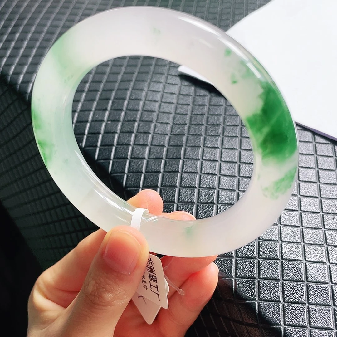 未镶嵌手镯55石英质玉