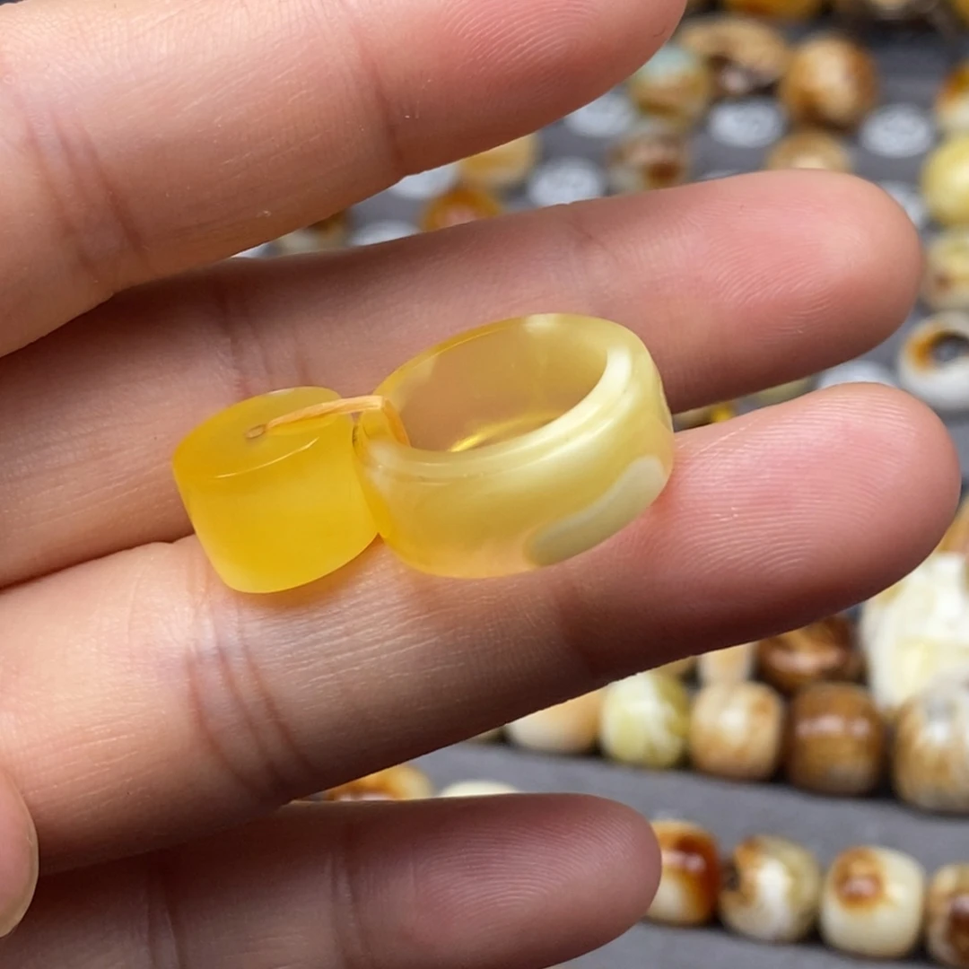 裸石琥珀未镶嵌圆珠