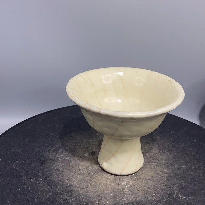 官窑高足杯造型美观