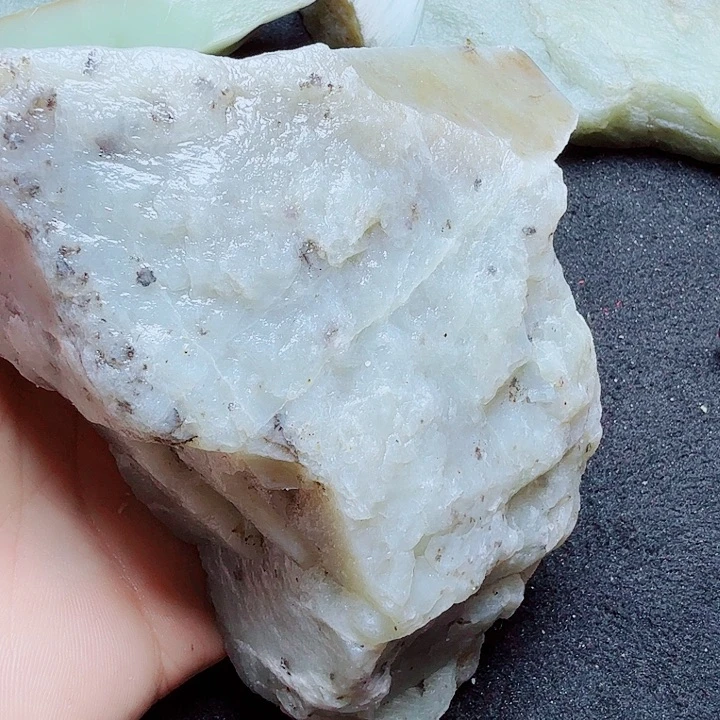 未镶嵌和田玉（糖玉）珠宝半成品