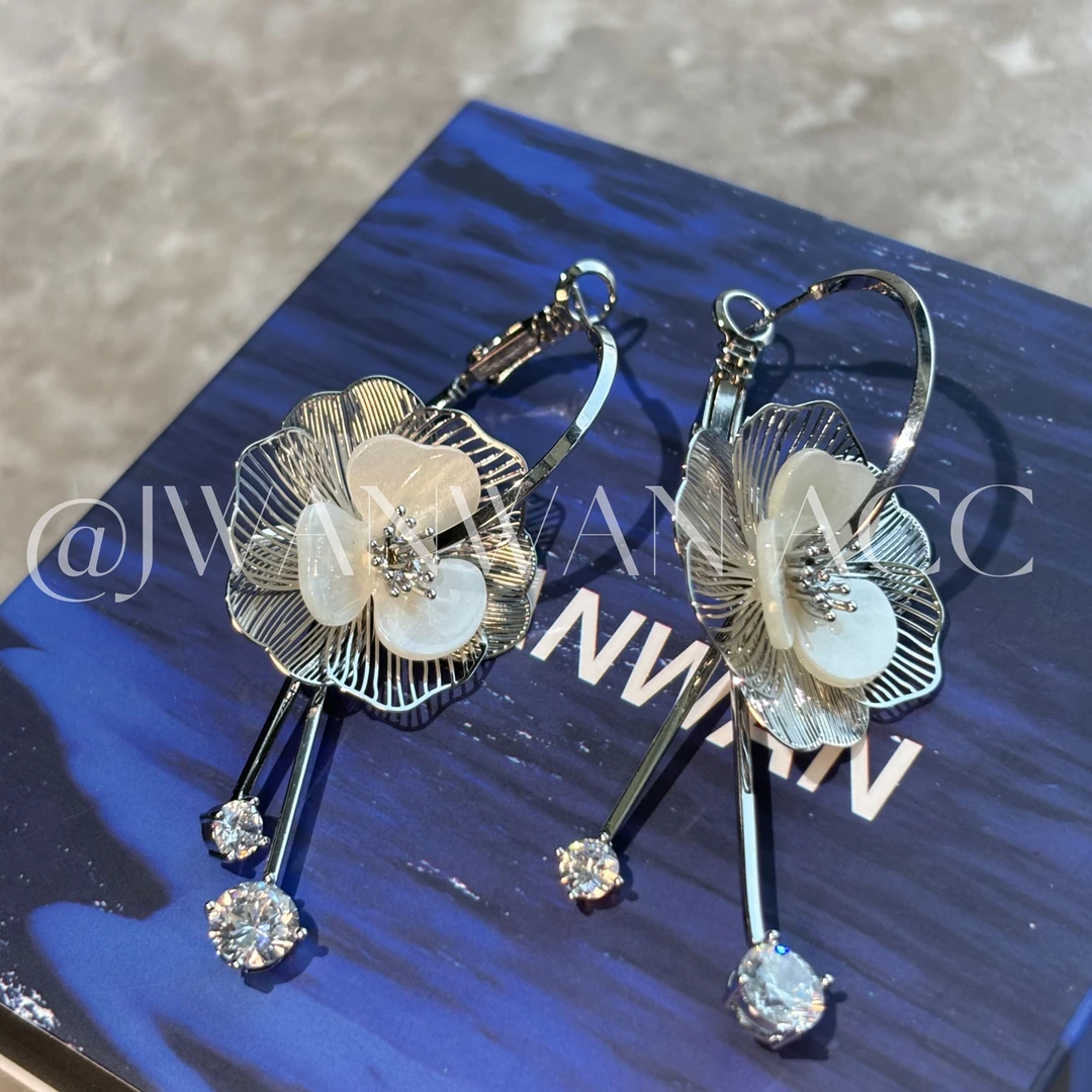 铜合金锆石耳饰 巴黎秀场.银色镭射蕾丝花白贝花度假长耳环