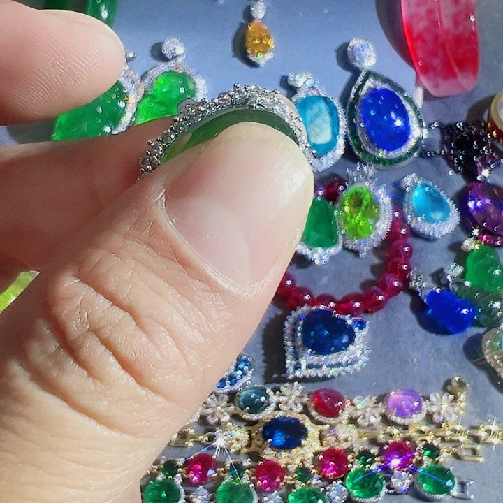 非金属红色蓝色满钻镶嵌红色