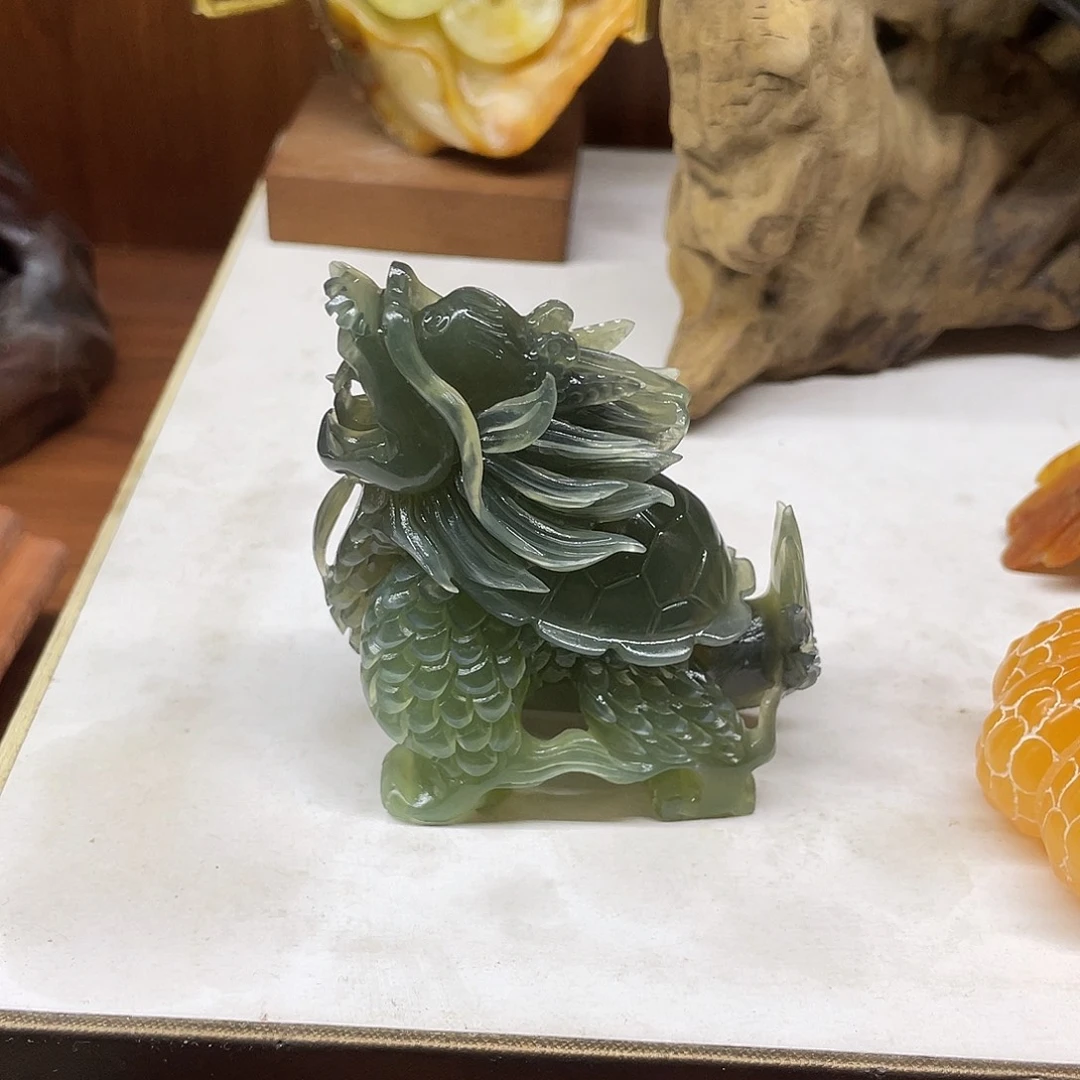 往***风蛇纹石玉未镶嵌珠宝奇石