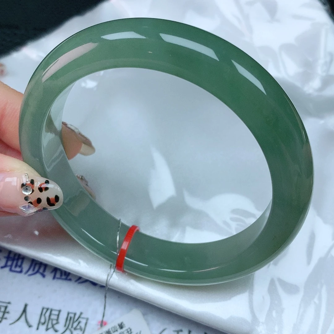 翡翠手镯未镶嵌59圈