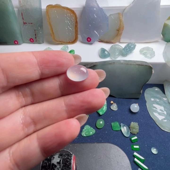 轶***可翡翠未镶嵌颈饰天然翡翠