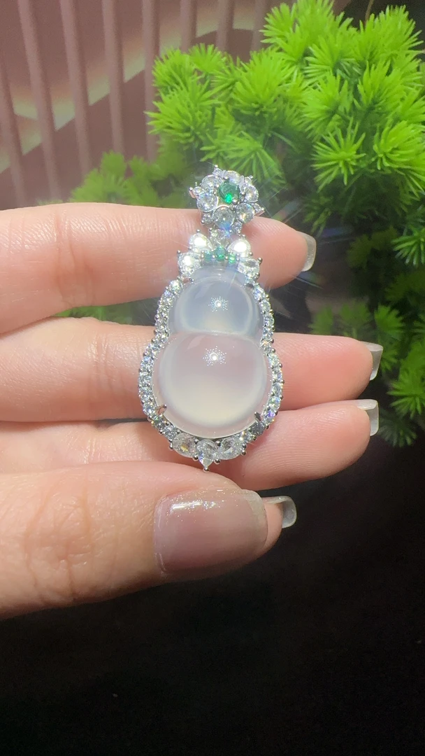 高冰玉石葫芦吊坠